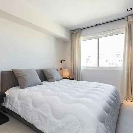 Sleeps 6 Air Con Wifi Apartment Cannes