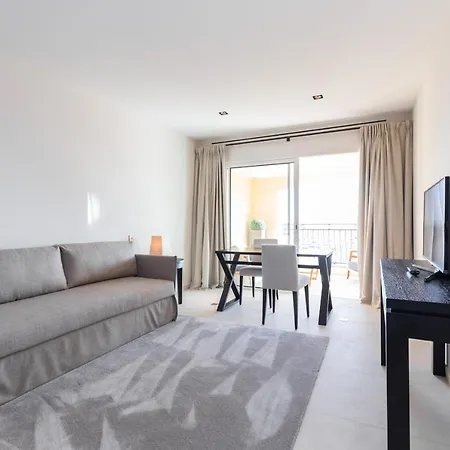 Sleeps 6 Air Con Wifi Cannes