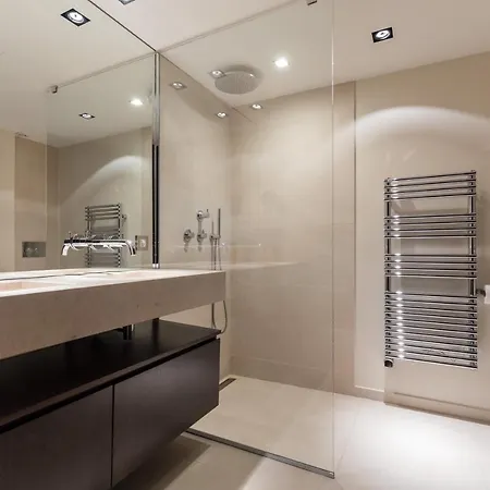 Sleeps 6 Air Con Wifi Cannes