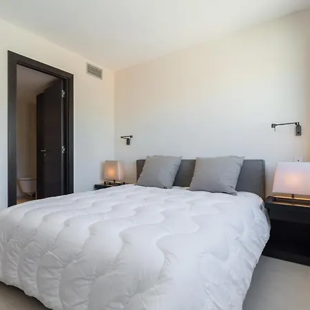 Apartment Sleeps 6 Air Con Wifi Cannes