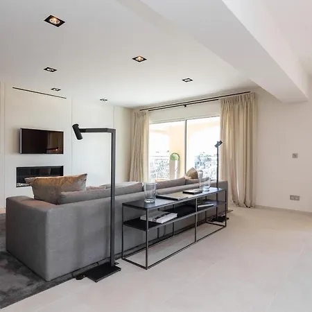 Apartment Sleeps 6 Air Con Wifi