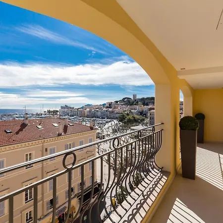 Sleeps 6 Air Con Wifi Apartment